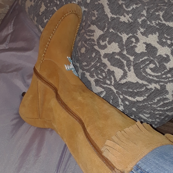 Size 8 calf moccasin suede kitten heel booties - Picture 11 of 13